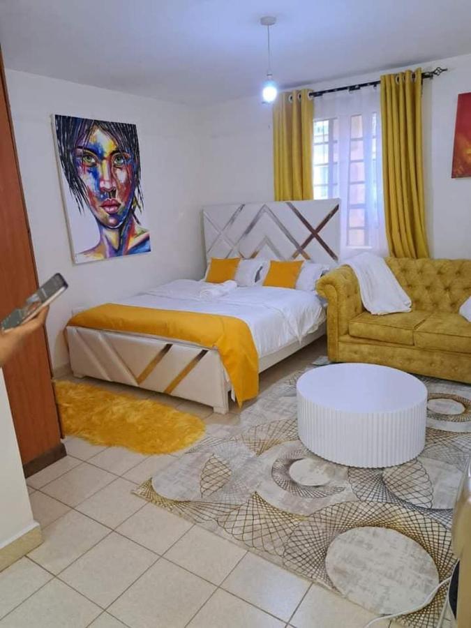 Lux Red Plate * Nairobi