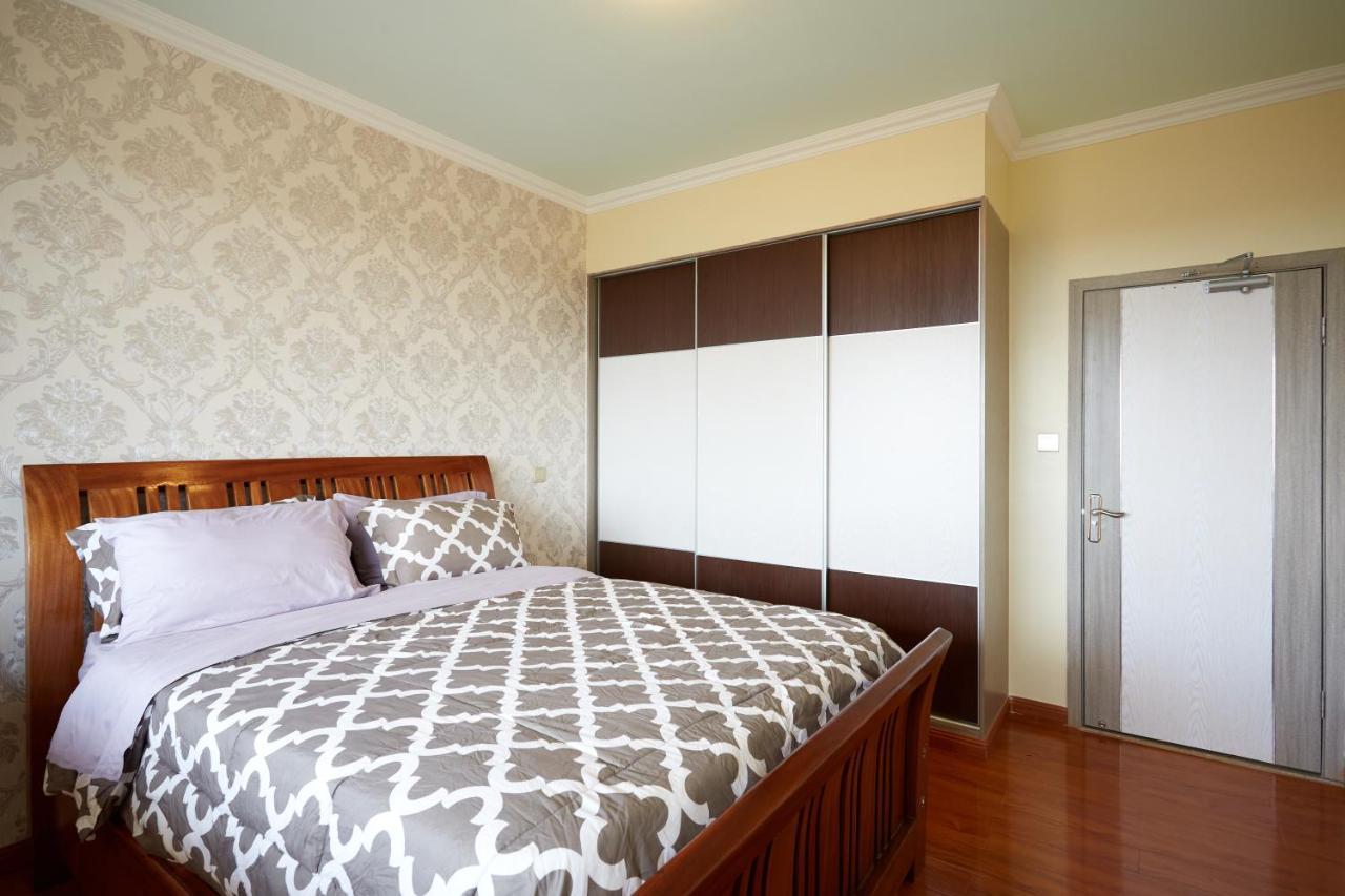Fabulous Crestpark Penthouse Apartment