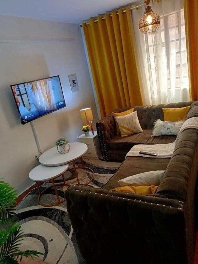 Apartment Lux Red Plate