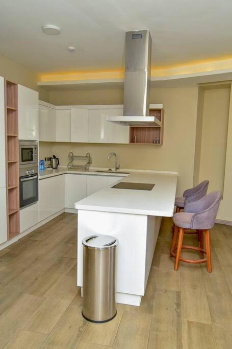 Zuri Apartment *