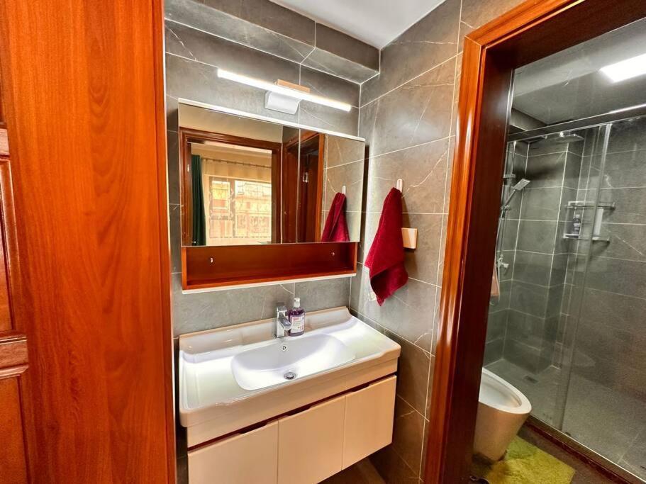 Apartment Enzi Heights - Cozy 1 Bedroom Near Eka Hotel, Pool, Gym, Lift