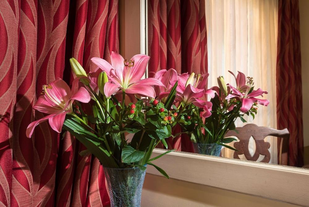 Prideinn Westlands Luxury Boutique Hotel 4*