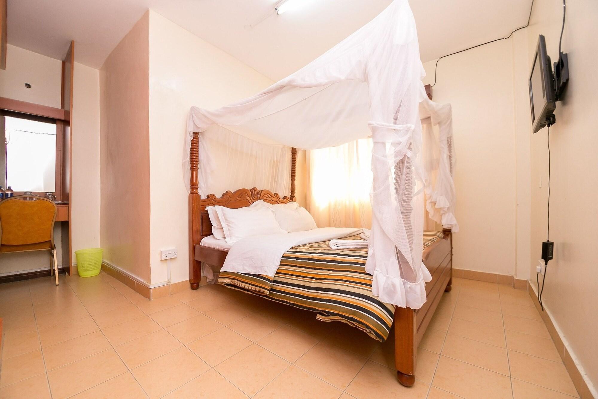 Upperhill Blueberry Hotel 2*