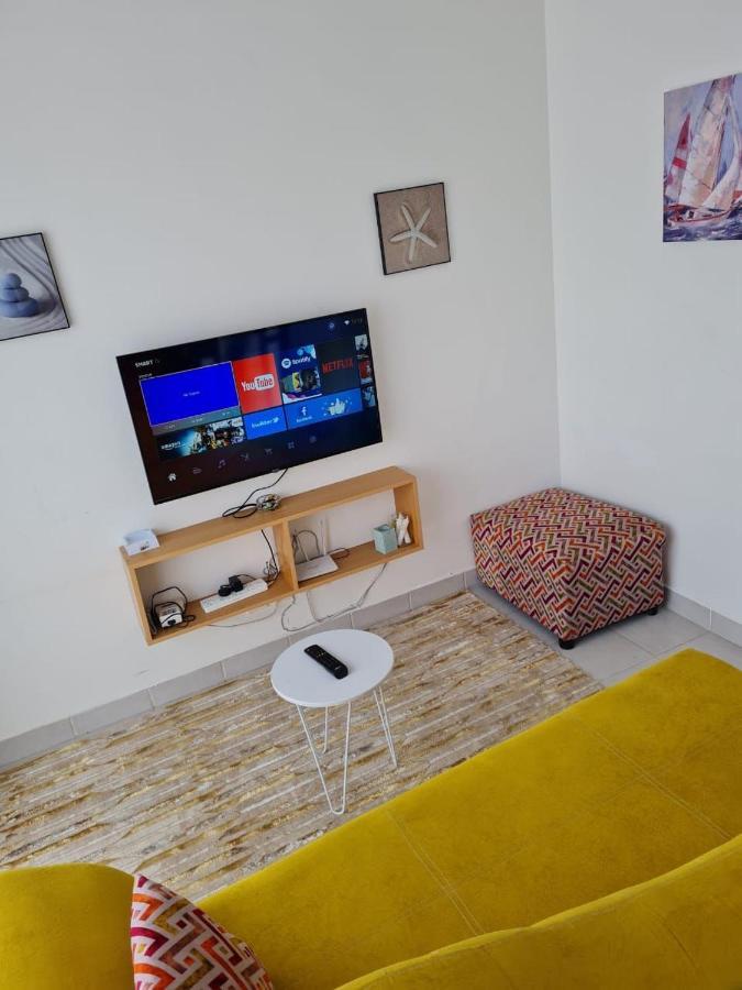 Racecourse Gardens Apartment
