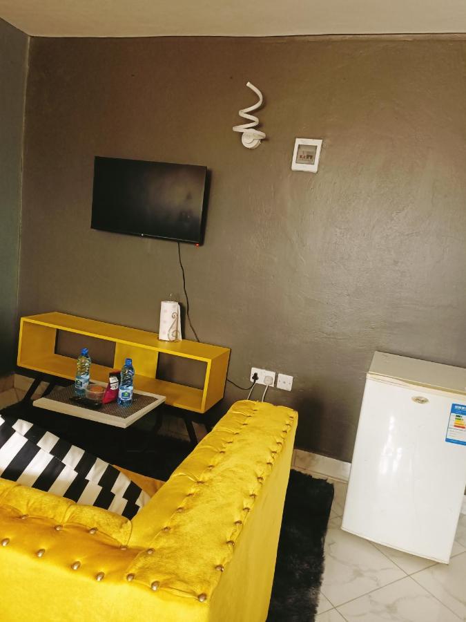 Royalsuites-utawala