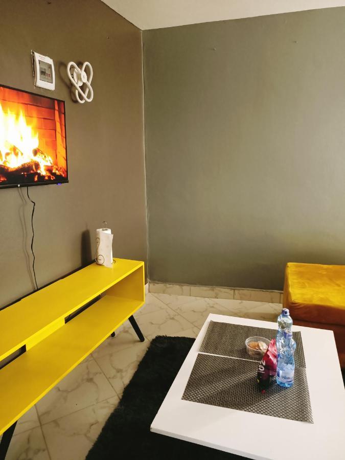 Royalsuites-utawala Apartment *