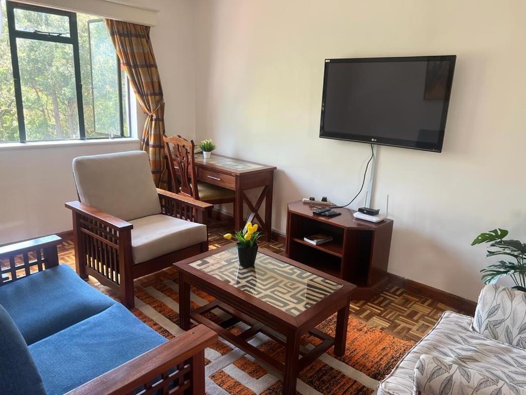 Lux Lantana * Nairobi
