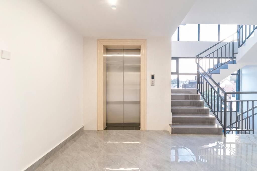 Get Into The Groove By Yourhost, 1 Bedroom, Kilimani * Nairobi