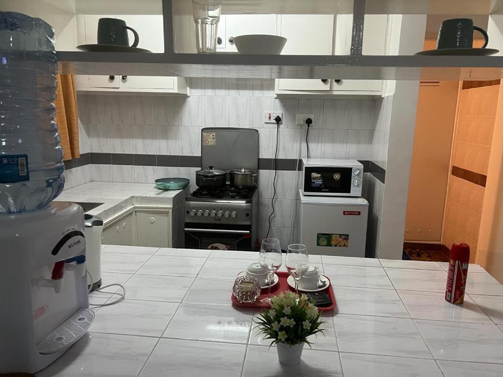 Lux Lantana Executive Apartment *