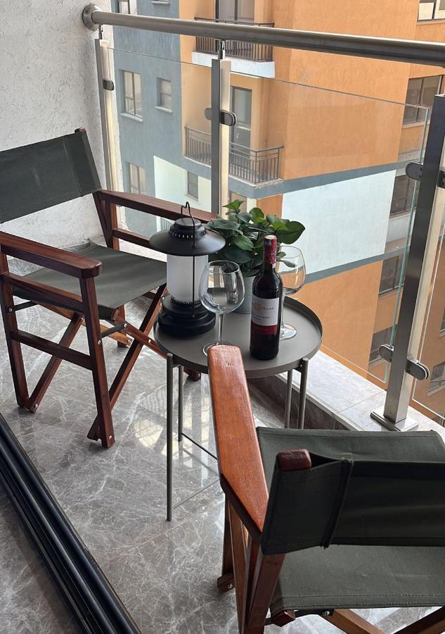 Rose Manor - Cozy Luxurious 2 Bedroom In Kilimani Apartment *