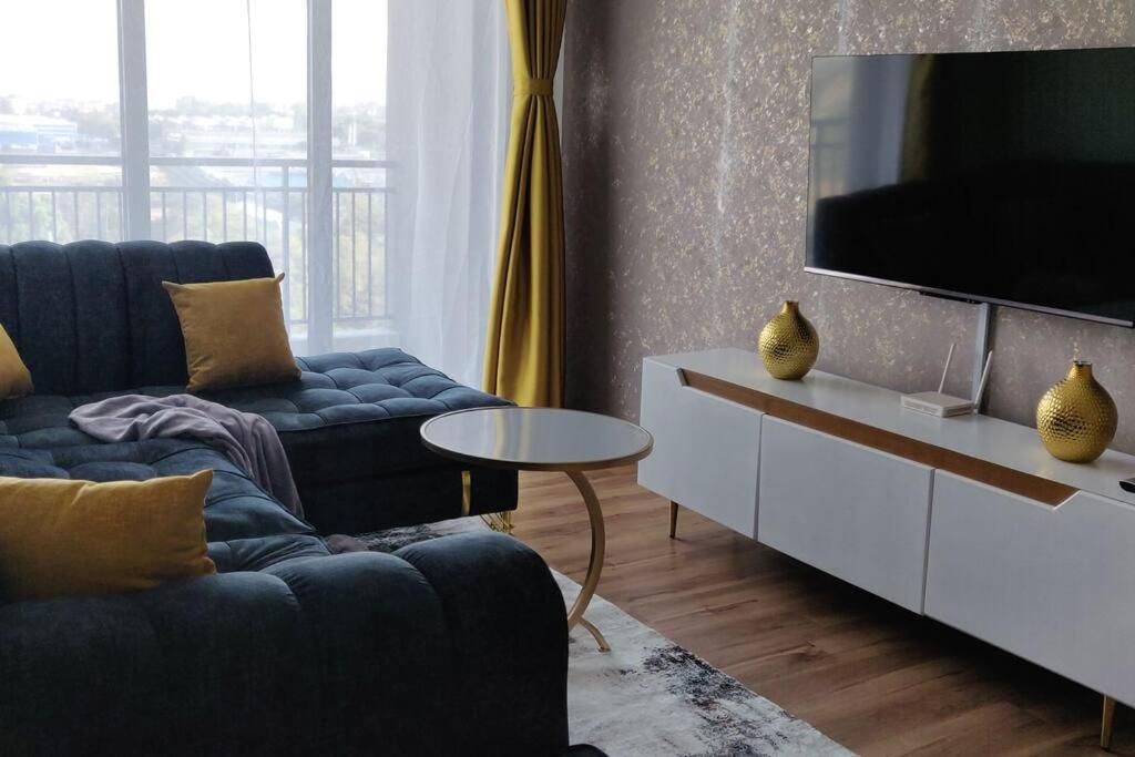 Apartment Emaza Lux Stylish, Modern 1 Bedroom Apartment, Pool & Gym, At Mi Vida Garden Nairobi