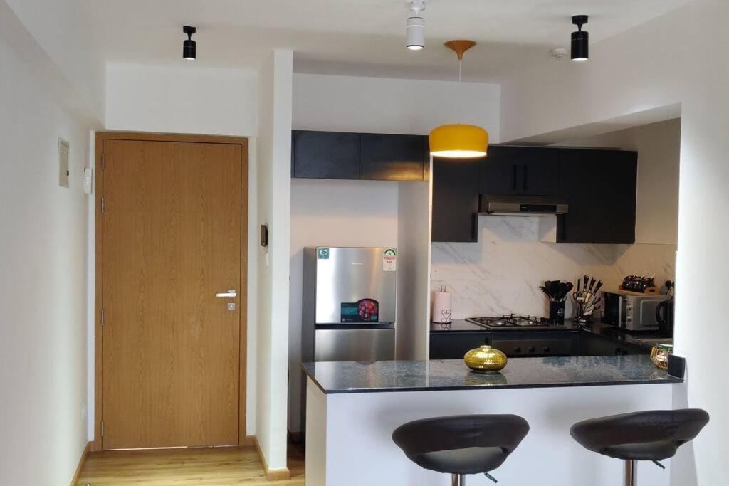 Emaza Lux Stylish, Modern 1 Bedroom Apartment, Pool & Gym, At Mi Vida Garden Apartment