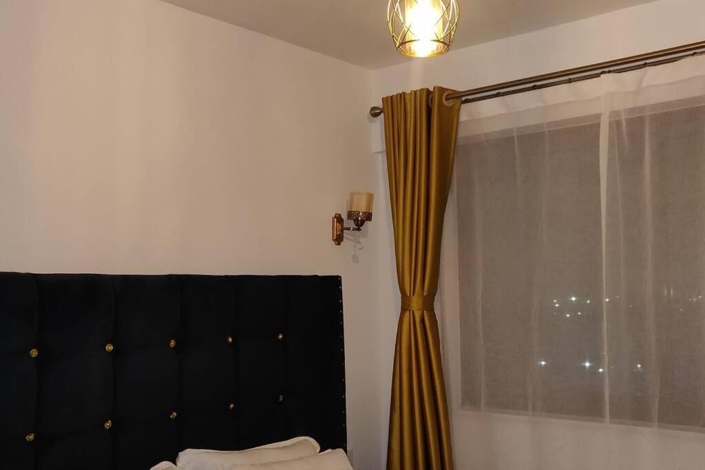 Emaza Lux Stylish, Modern 1 Bedroom Apartment, Pool & Gym, At Mi Vida Garden *