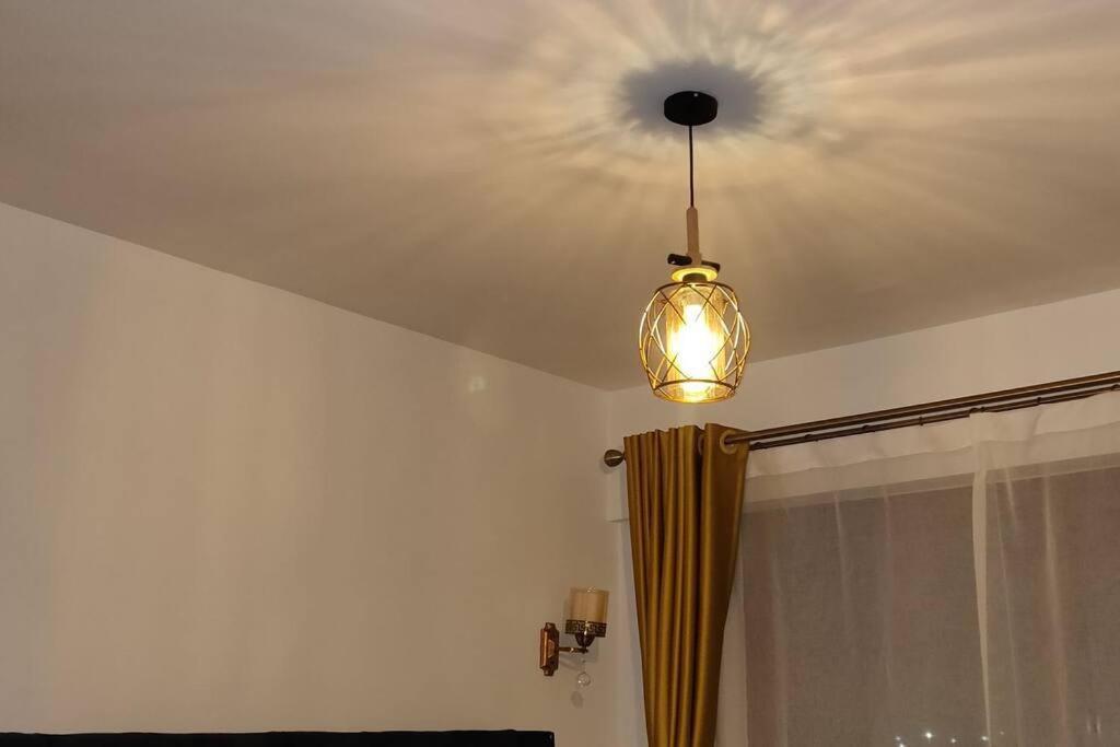 Emaza Lux Stylish, Modern 1 Bedroom Apartment, Pool & Gym, At Mi Vida Garden Apartment *