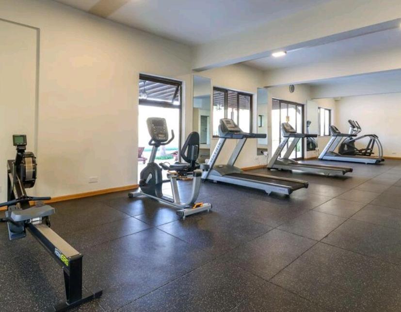 Emaza Lux Stylish, Modern 1 Bedroom Apartment, Pool & Gym, At Mi Vida Garden Apartment *