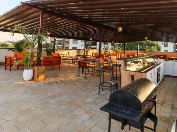 Emaza Lux Stylish, Modern 1 Bedroom Apartment, Pool & Gym, At Mi Vida Garden * Nairobi