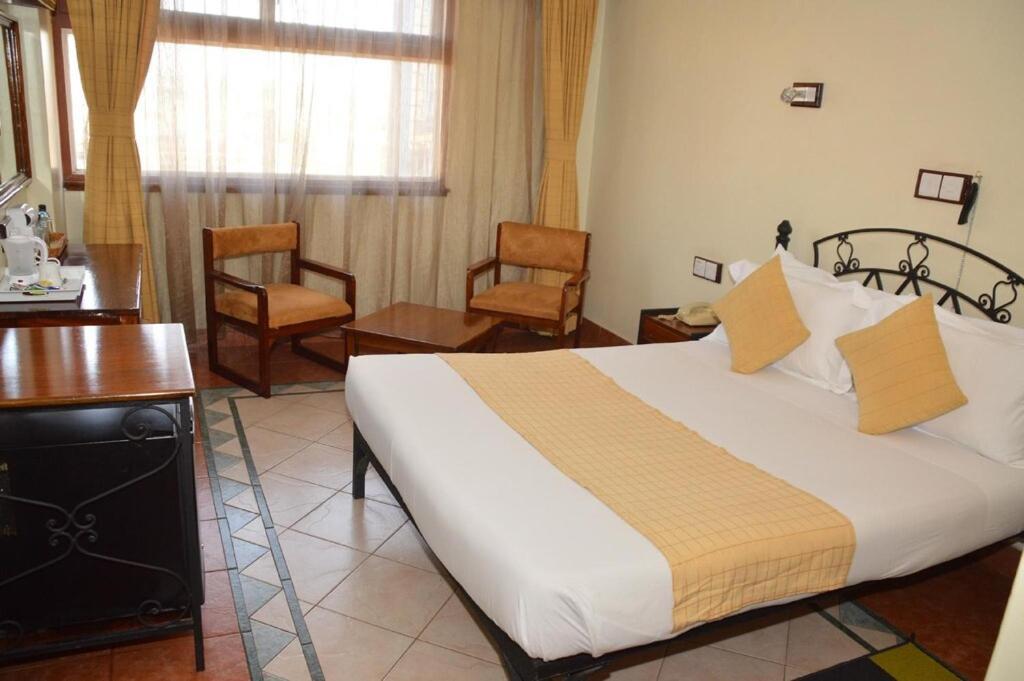 Hotel Maanzoni 680