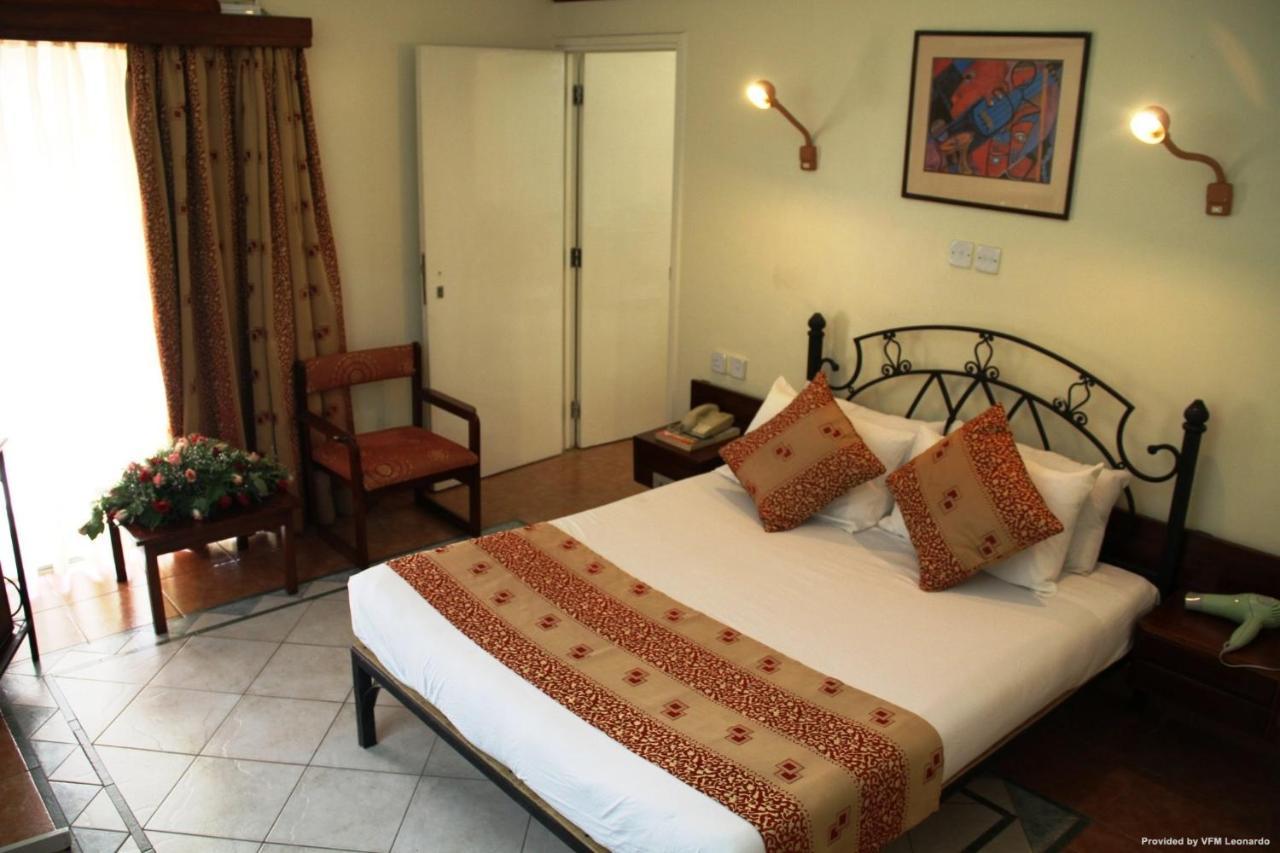 Maanzoni 680 Hotel 3*