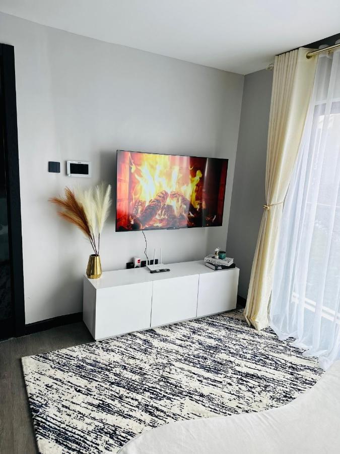 Escada * Nairobi