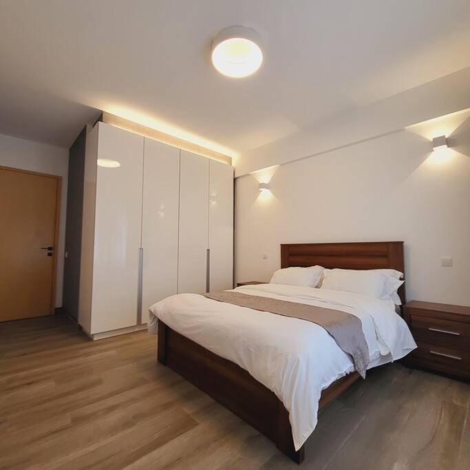 Luxury Modern 3bdr W/pool & Gym Ph_a205 Apartment Nairobi