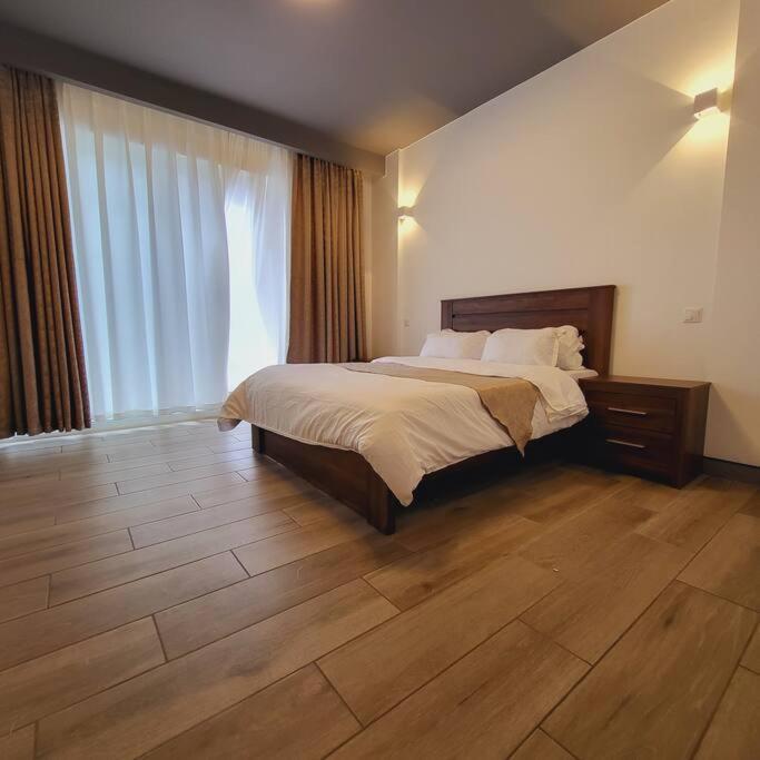 Luxury Modern 3bdr W/pool & Gym Ph_a205 Apartment