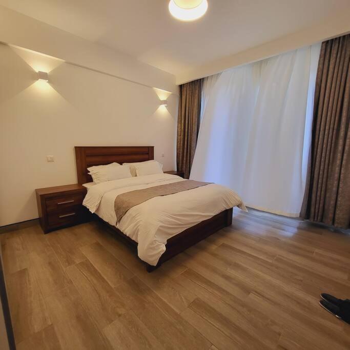 Apartment Luxury Modern 3bdr W/pool & Gym Ph_a205