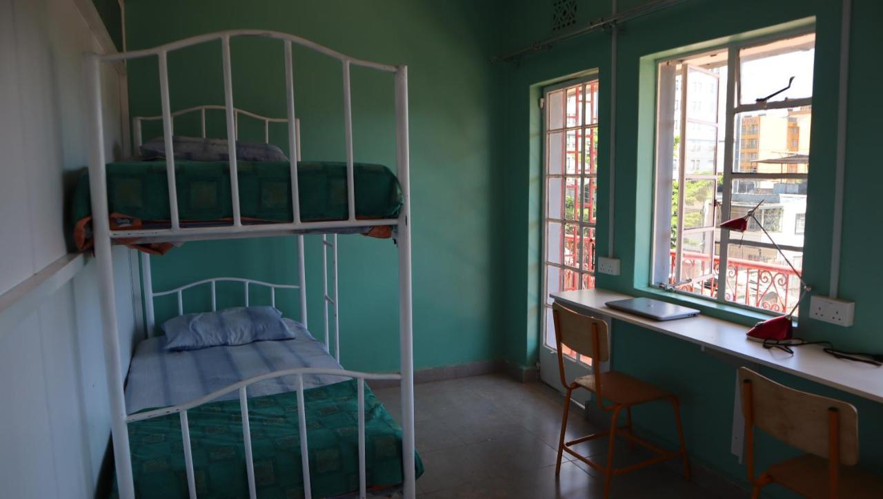Kiwi Hostels *