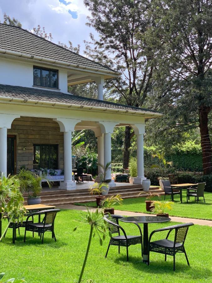 The Palace Inn, Karen