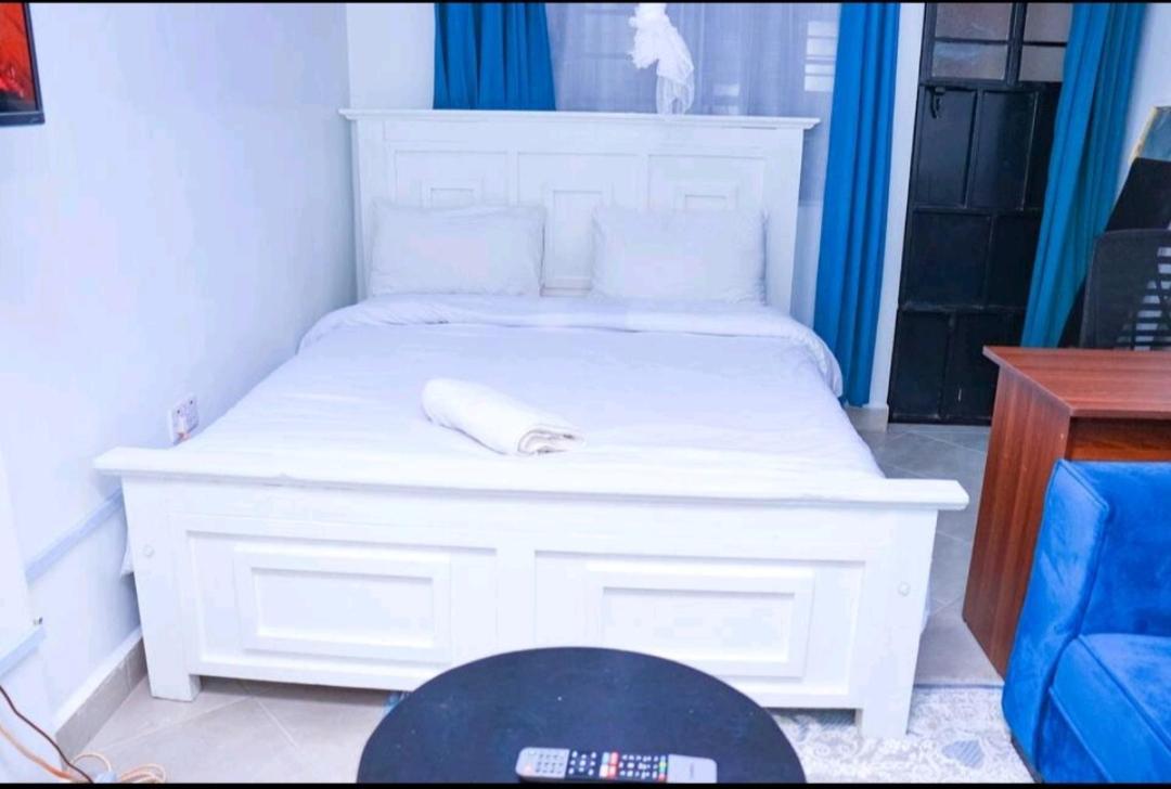 Tsavo Bed & Breakfast *