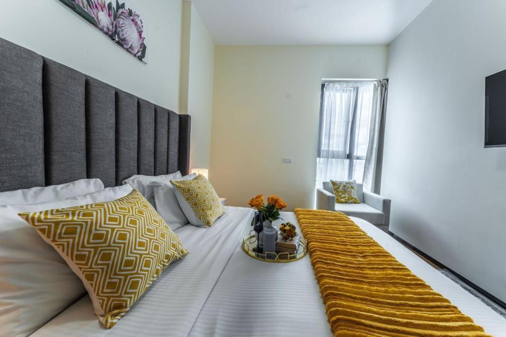 2bedroom Gtc Luxury 28th Floor Views Apartment *