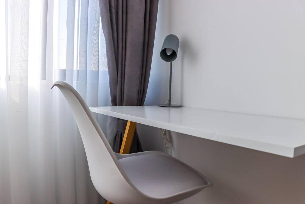 Lovely Furnished Cozy 2bed/room *