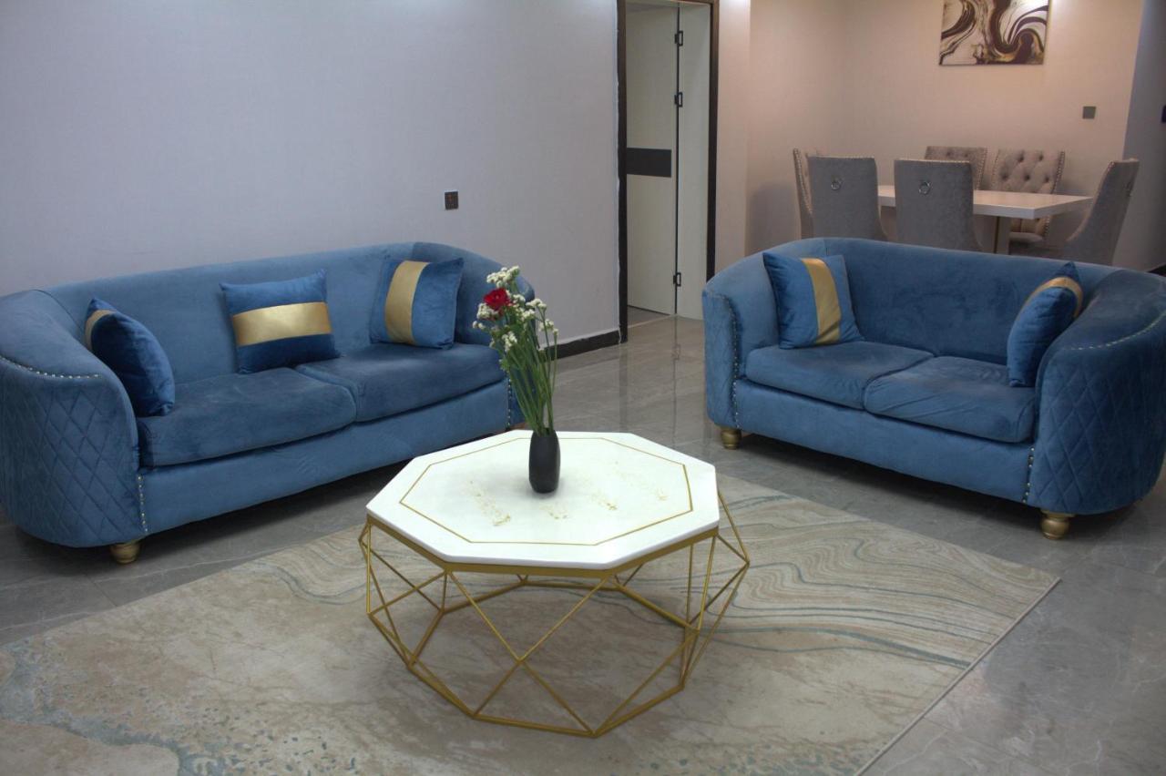 Carella Luxury Homes Apartment *