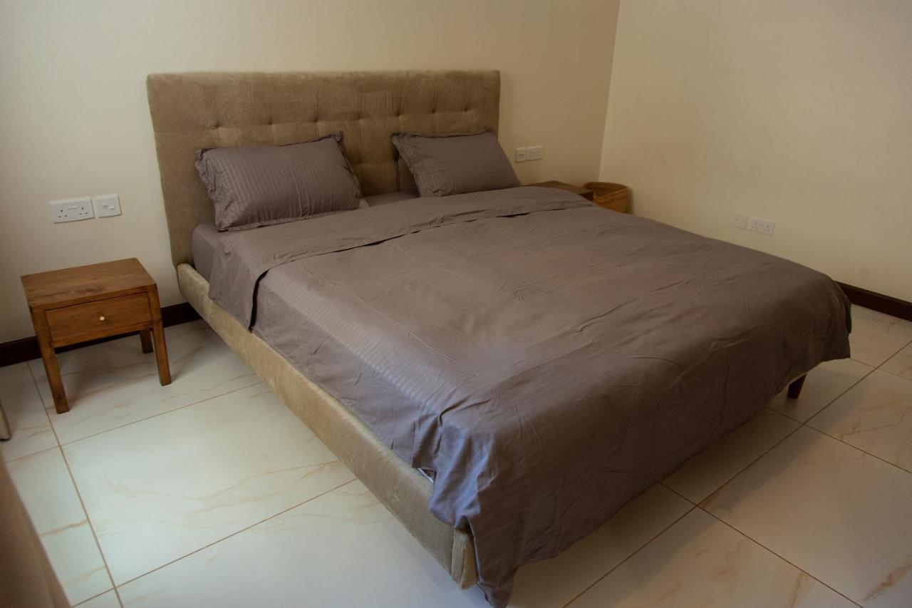 Apartment Shared In Three Bedrooms, Private Bathroom, Gym, Office Area, Kitchen, Wonderiss Westland Living