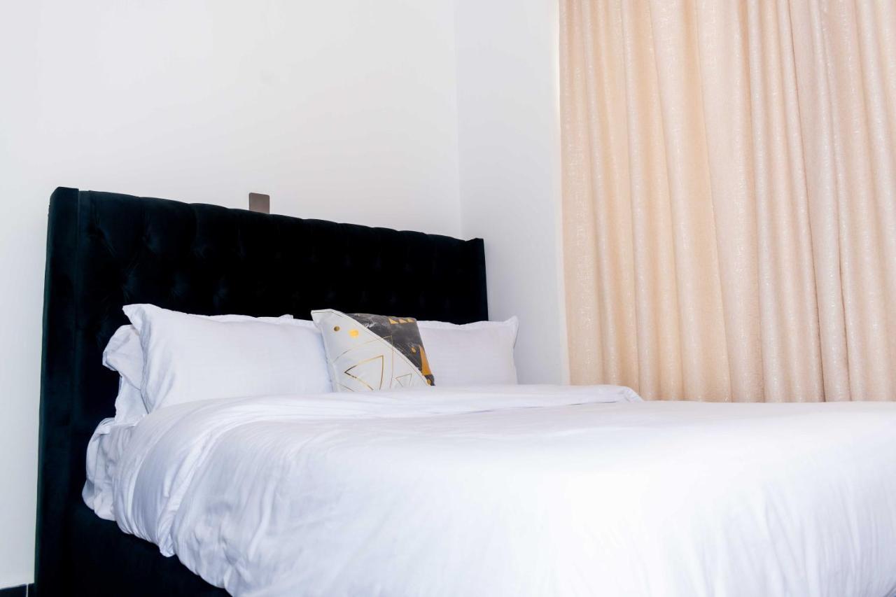 Staroot Charm 2br Yaya Center, Kilimani Apartment Nairobi