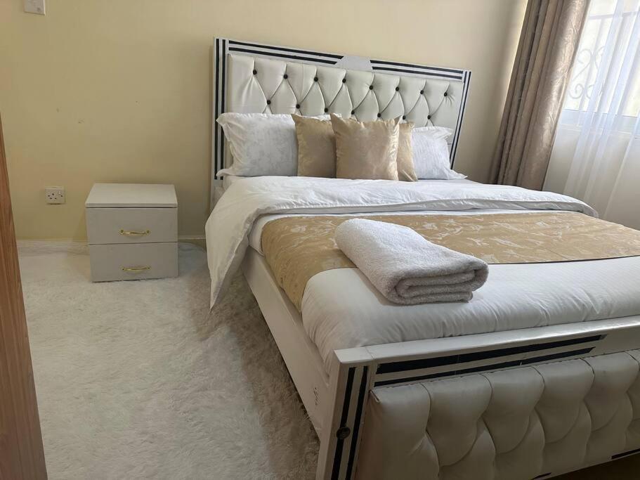 Luxury 3bedroom Apartment *