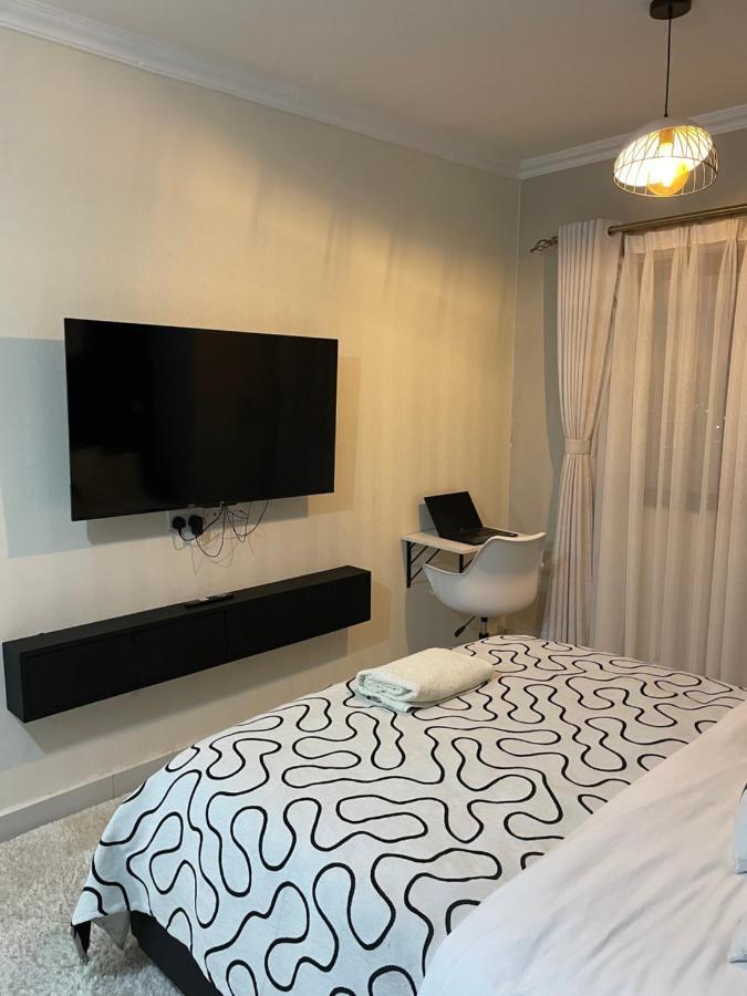 Chic Homes Jkia - Cozy Homes Near Jkia And Sgr Apartment