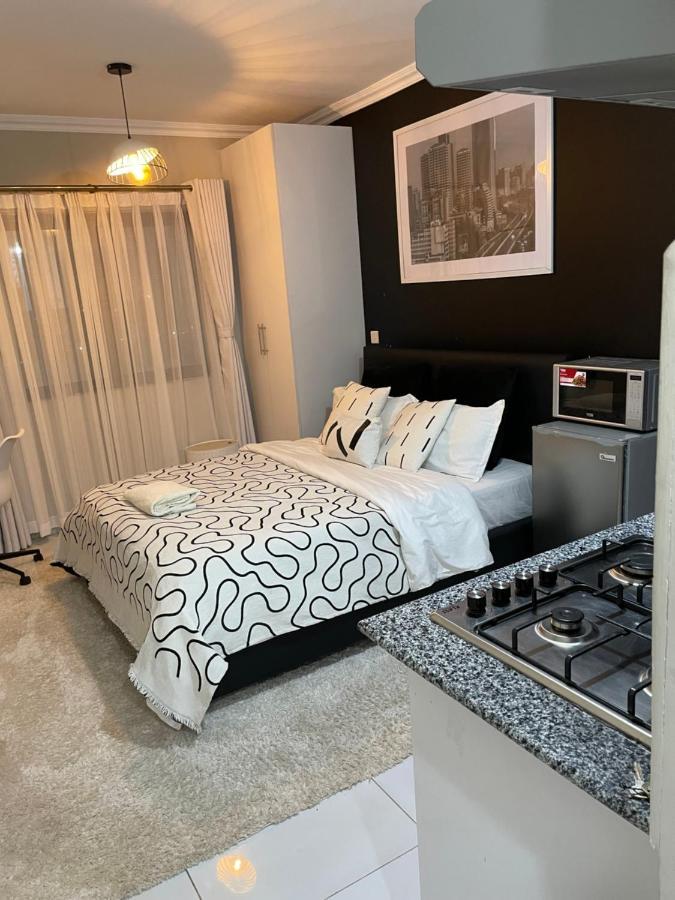 Chic Homes Jkia - Cozy Homes Near Jkia And Sgr Apartment