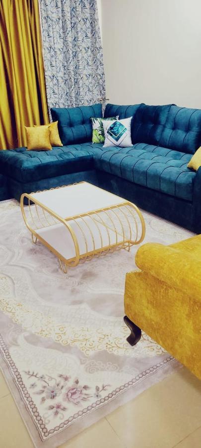 Mango Court *