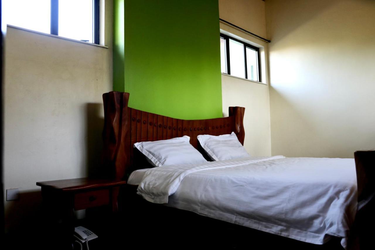 Savannah Ranch Lodge
