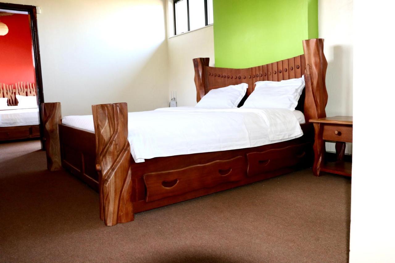 Savannah Ranch Lodge *