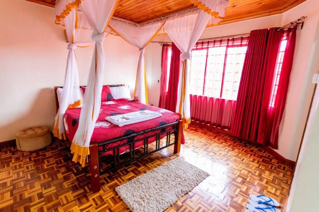 Royal Castle 3 Bedroom En-suite Cozy Apartment *