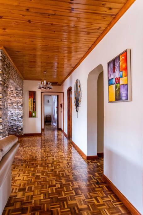 Royal Castle 3 Bedroom En-suite Cozy Apartment