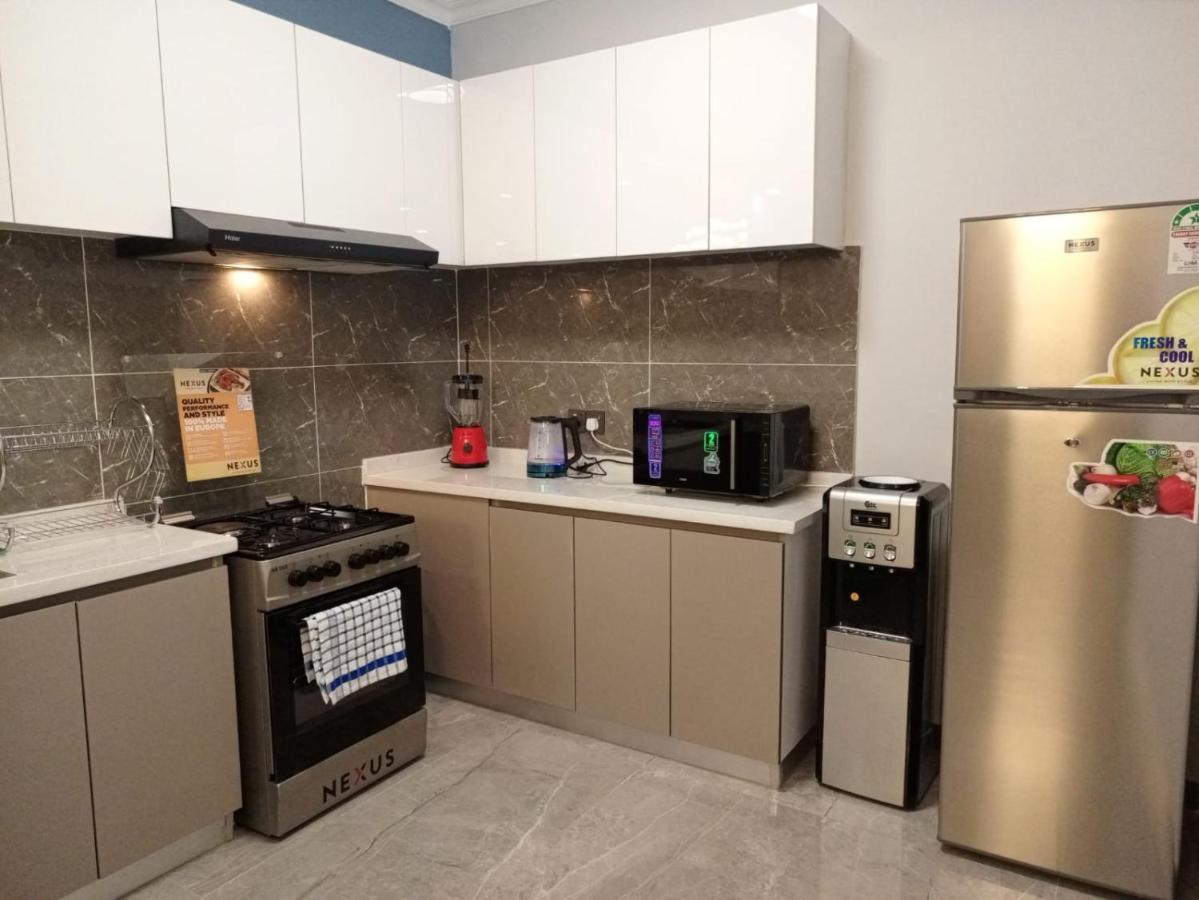 Stayrest Safari Tours New 3 Bedroom In Kilimani With Rooftop Pool