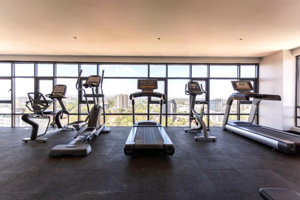 High-rise 2bd/2ba Luxury, W/pool & Gym - Westlands *