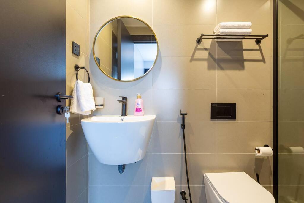 Apartment High-rise 2bd/2ba Luxury, W/pool & Gym - Westlands