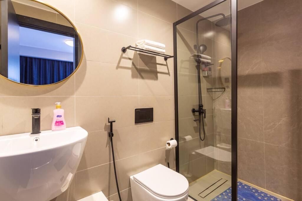 Apartment High-rise 2bd/2ba Luxury, W/pool & Gym - Westlands Nairobi