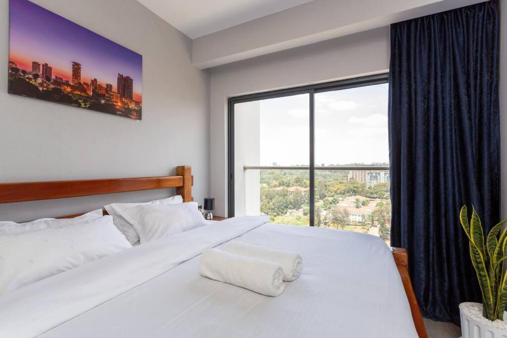 Apartment High-rise 2bd/2ba Luxury, W/pool & Gym - Westlands Nairobi
