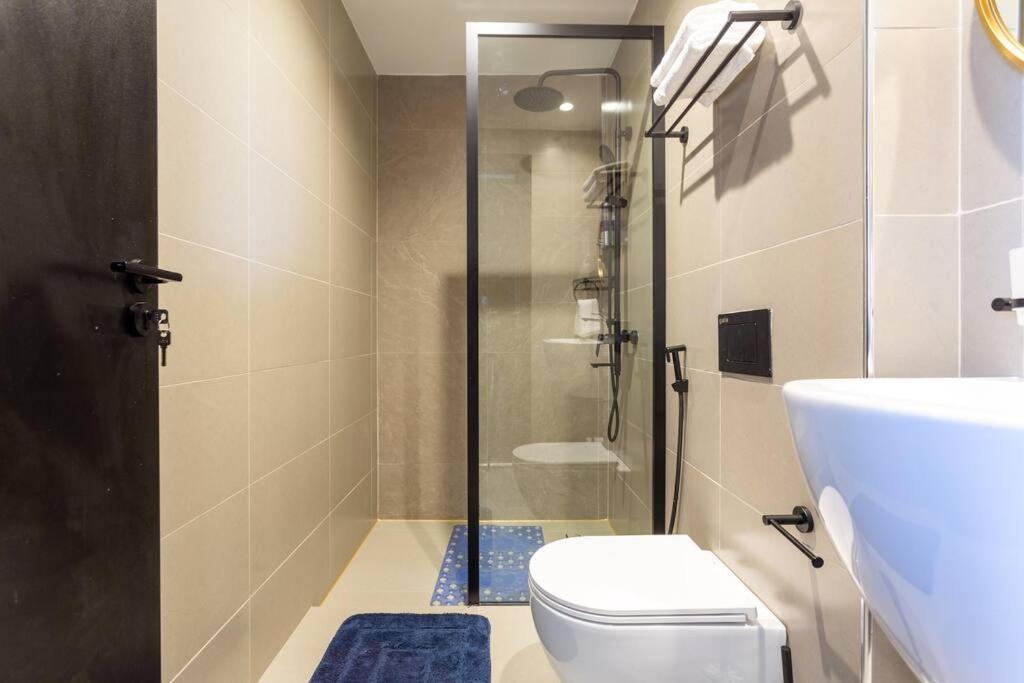 High-rise 2bd/2ba Luxury, W/pool & Gym - Westlands Apartment *