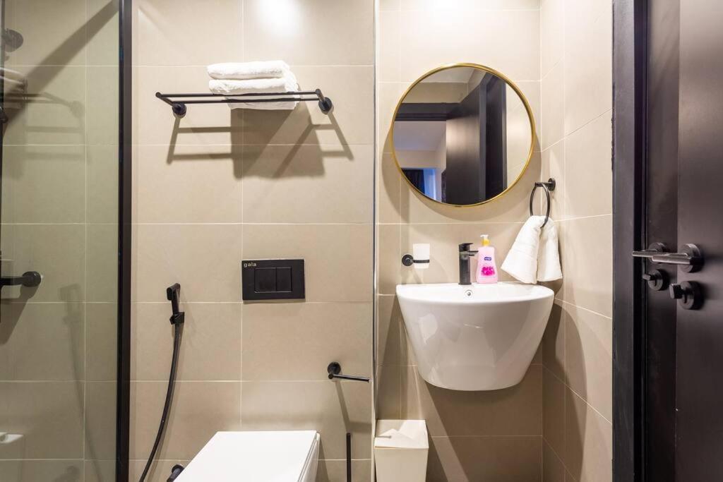 Apartment High-rise 2bd/2ba Luxury, W/pool & Gym - Westlands