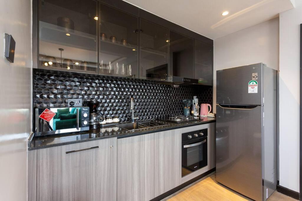 Apartment High-rise 2bd/2ba Luxury, W/pool & Gym - Westlands